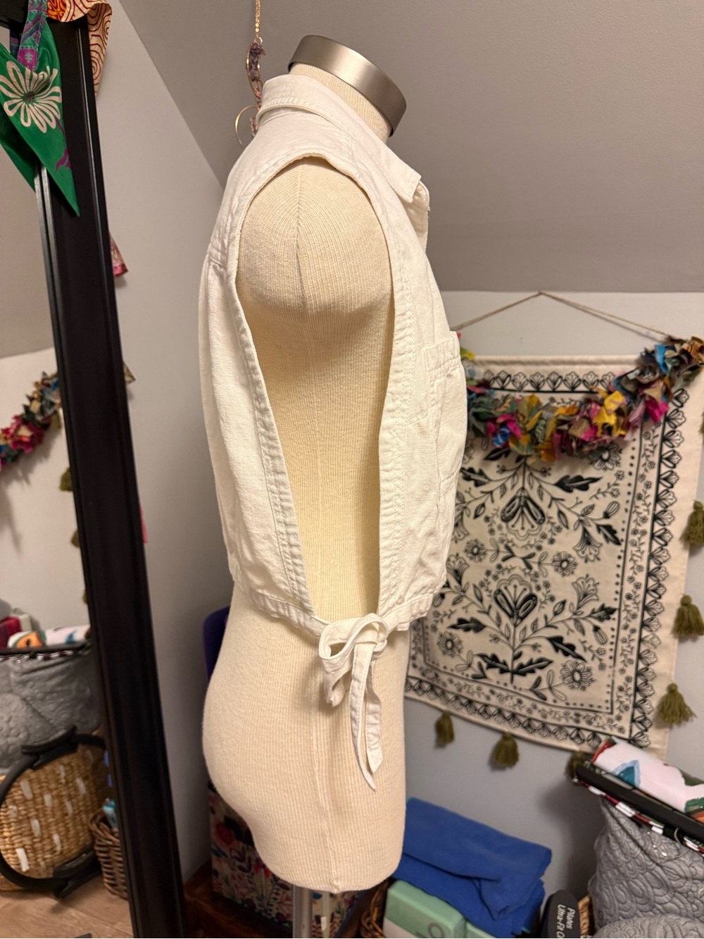 Anthropologie Pilcro Cream Cropped Button-Front Vest - Picture 3 of 6